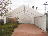 carpa grande con solo una pared