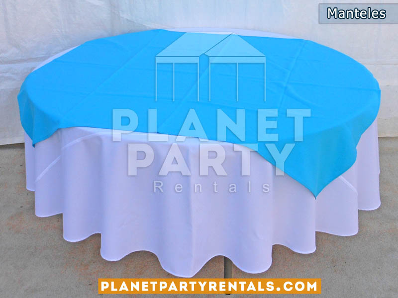 mesa redonda con mantel y diamante para rentar