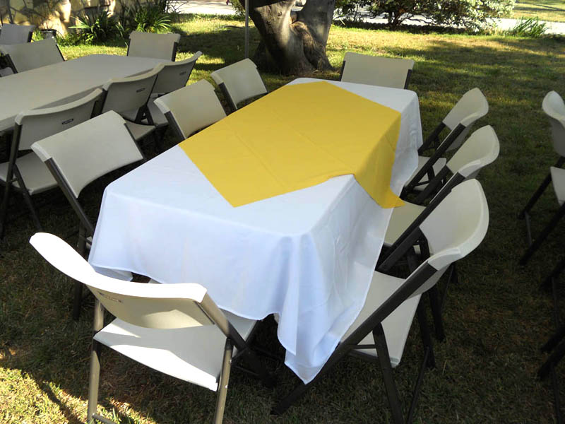 8x6_manteles_amarillos_con_sillas Mesas y Sillas con mantel Blanco y Diamante Amarillo